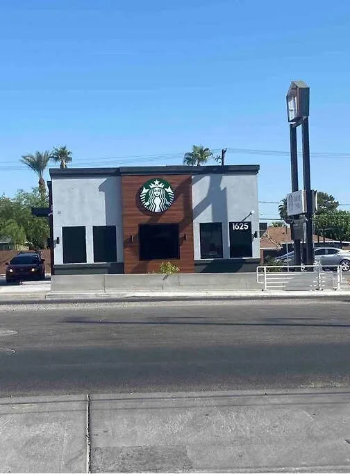 Holiday home *Free Parking Near Strip Cozy 2Br Home Side: A Las Vegas